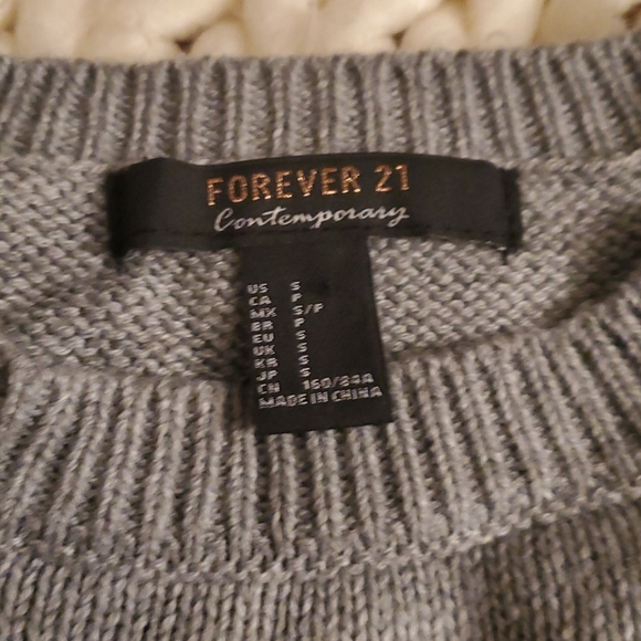 Forever 21 Contemporary Sweater - Picture 2 of 2
